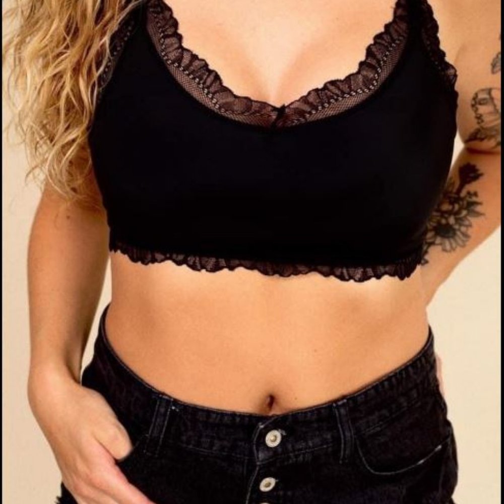 The BEST criss cross lace bralette..EVER! - Picture 2 of 5